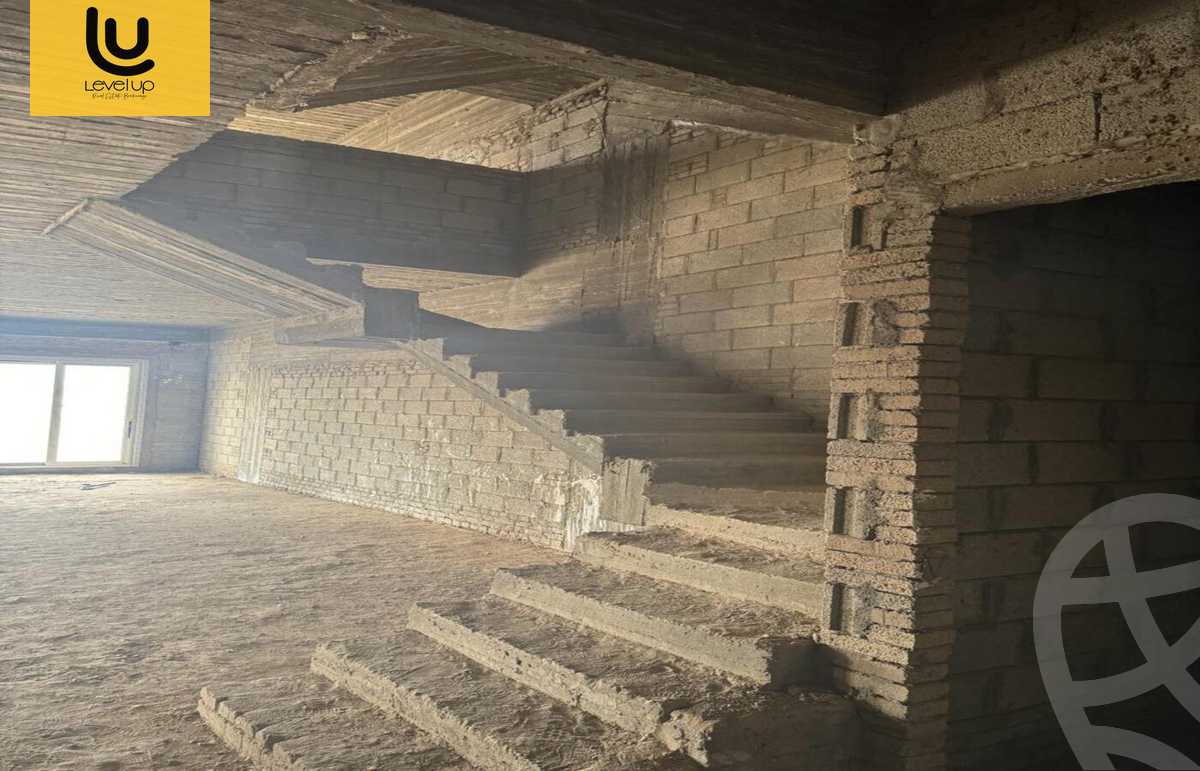 https://aqarmap.com.eg/ar/listing/5301998-for-sale-cairo-new-cairo-compounds-mountain-view-hyde-park