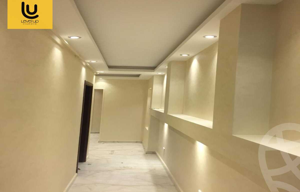 https://aqarmap.com.eg/ar/listing/5326109-for-sale-cairo-new-cairo-compounds-mountain-view-hyde-park
