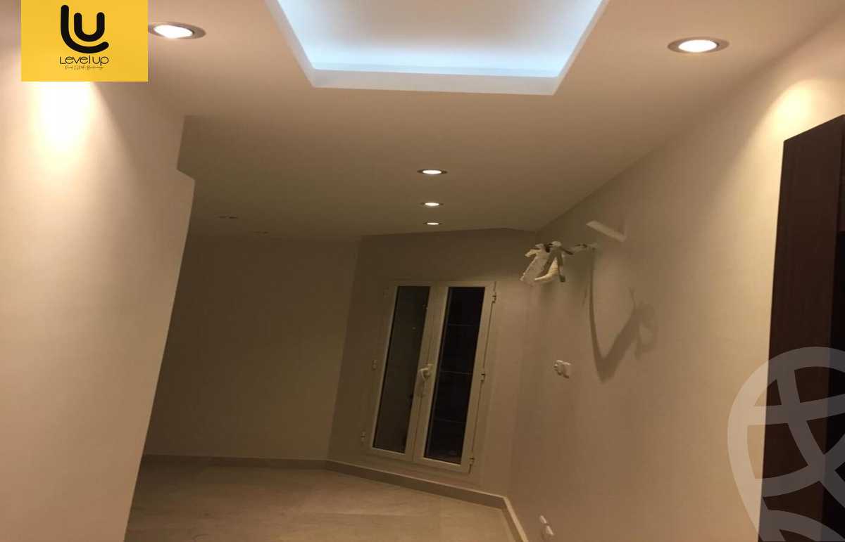 https://aqarmap.com.eg/ar/listing/5326109-for-sale-cairo-new-cairo-compounds-mountain-view-hyde-park