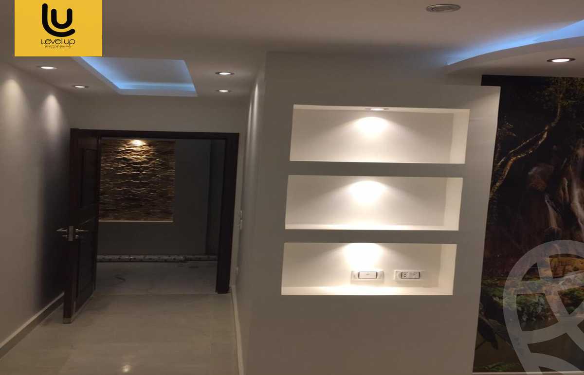 https://aqarmap.com.eg/ar/listing/5326109-for-sale-cairo-new-cairo-compounds-mountain-view-hyde-park