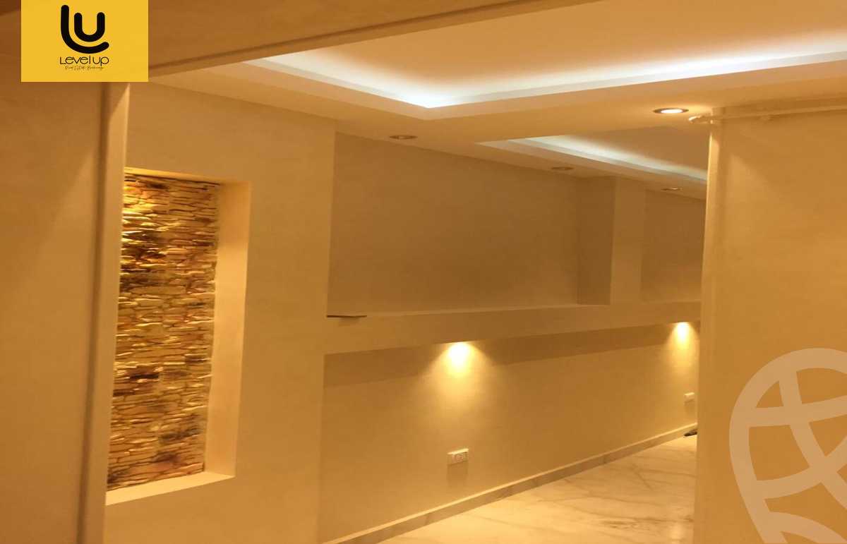 https://aqarmap.com.eg/ar/listing/5326109-for-sale-cairo-new-cairo-compounds-mountain-view-hyde-park