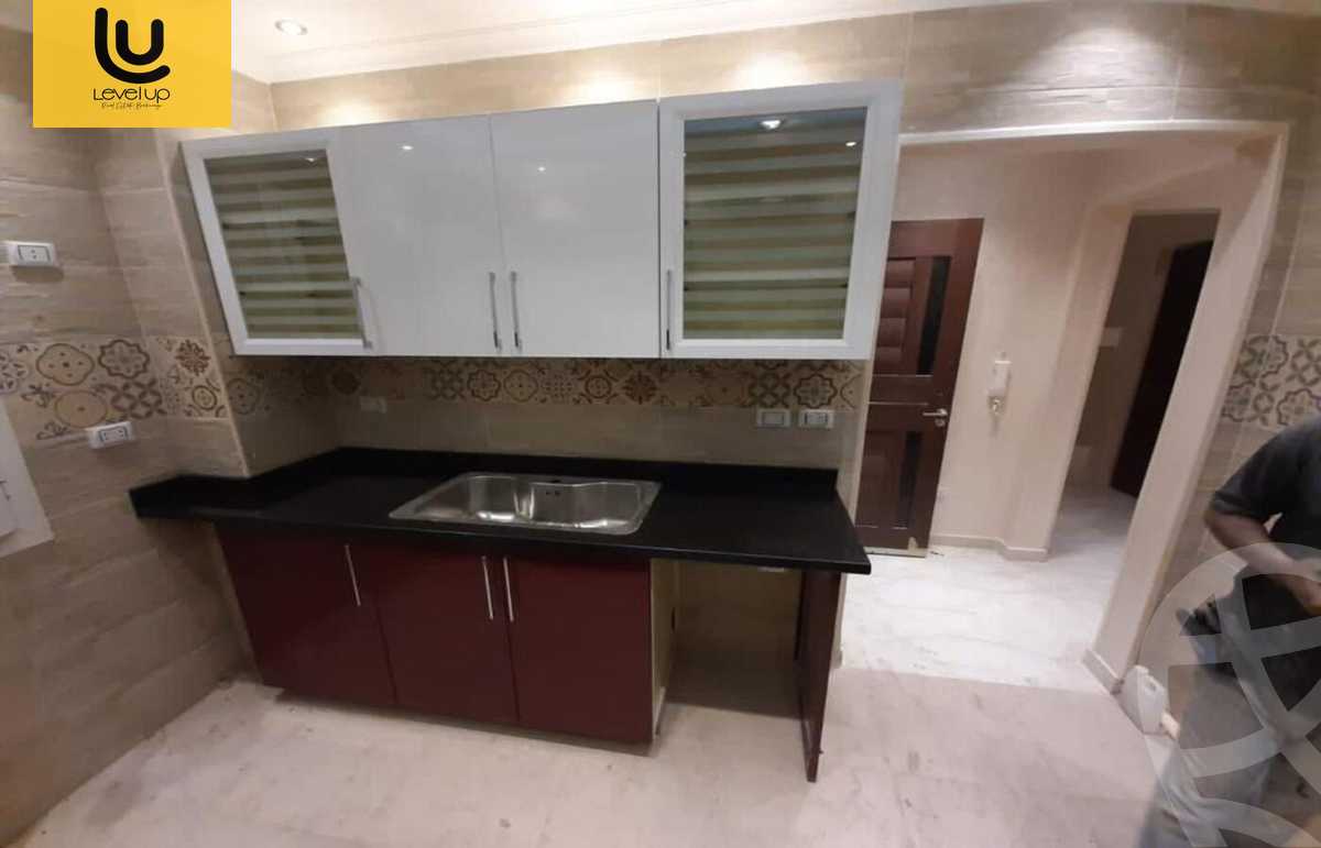 https://aqarmap.com.eg/ar/listing/5326109-for-sale-cairo-new-cairo-compounds-mountain-view-hyde-park
