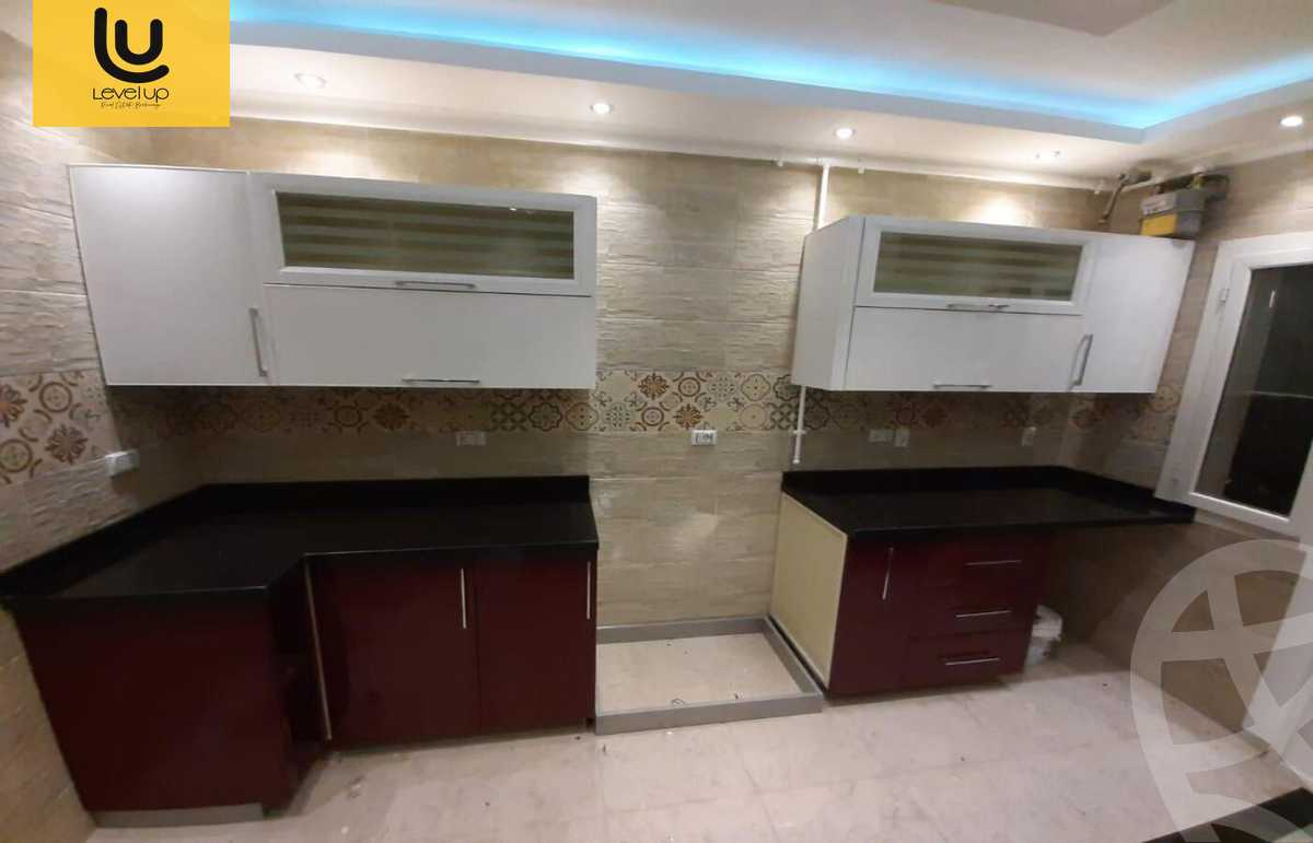 https://aqarmap.com.eg/ar/listing/5326109-for-sale-cairo-new-cairo-compounds-mountain-view-hyde-park