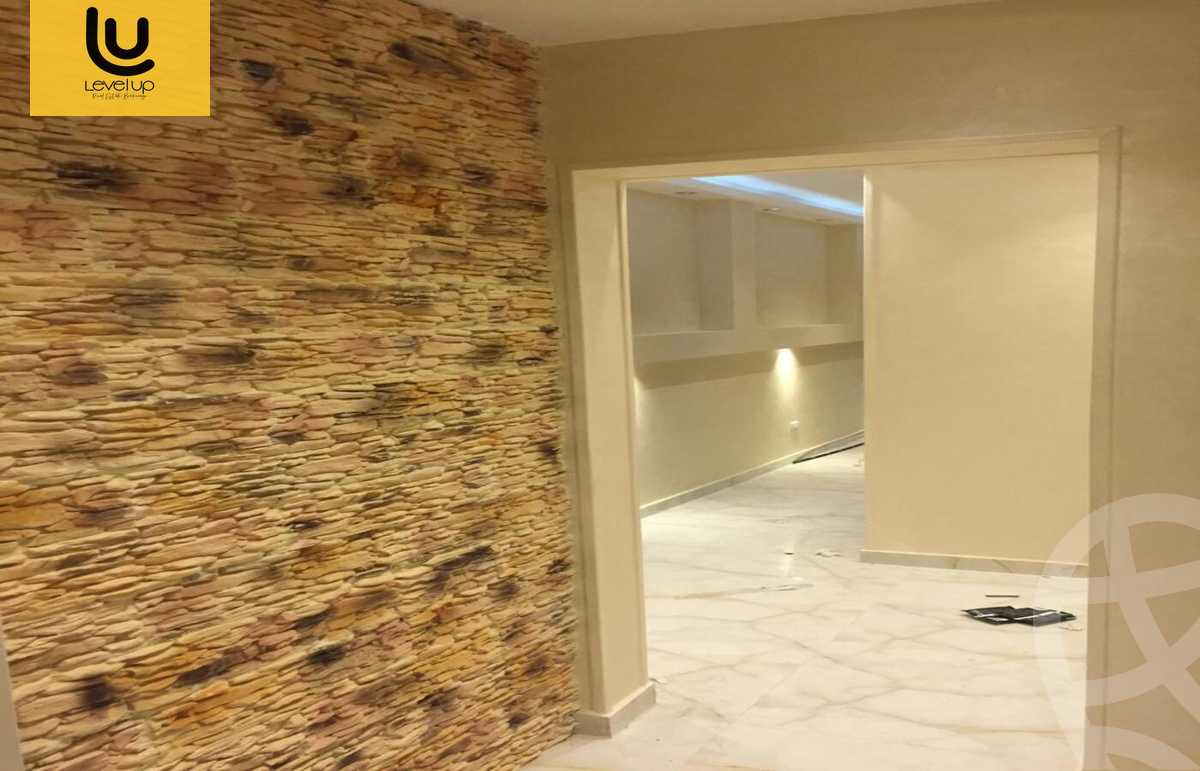 https://aqarmap.com.eg/ar/listing/5326109-for-sale-cairo-new-cairo-compounds-mountain-view-hyde-park