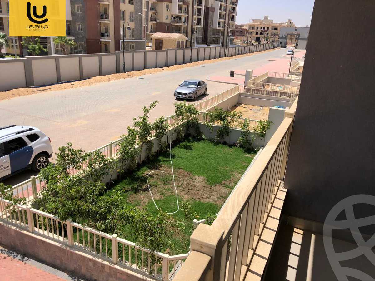 https://aqarmap.com.eg/en/listing/5328704-for-sale-cairo-new-cairo-compounds-jyd