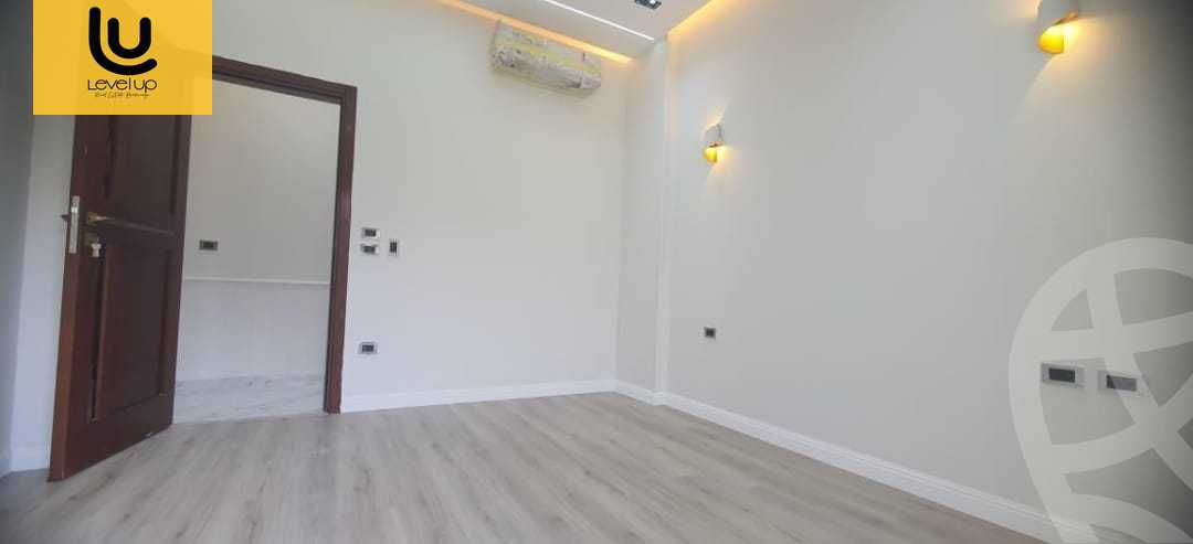https://aqarmap.com.eg/en/listing/5388395-for-sale-cairo-new-cairo-compounds-moon-valley