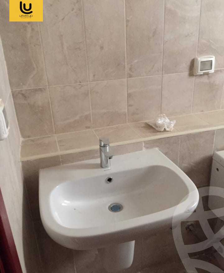 https://aqarmap.com.eg/ar/listing/5388712-for-sale-cairo-new-cairo-compounds-hyde-park