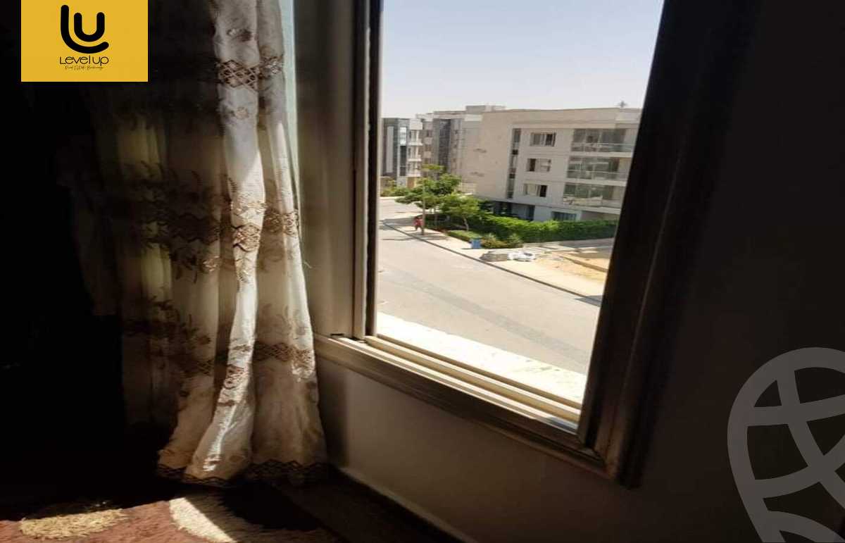 https://aqarmap.com.eg/ar/listing/5416098-for-sale-cairo-new-cairo-compounds-moon-valley