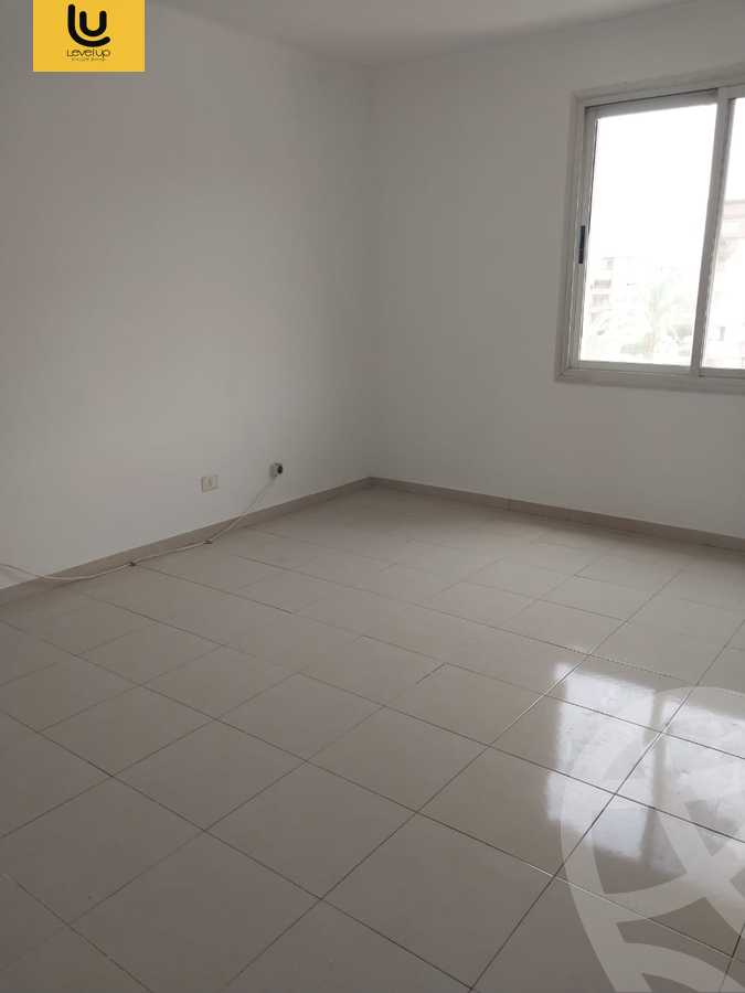 https://aqarmap.com.eg/ar/listing/5420278-for-sale-cairo-new-cairo-lrhb-city-phase-4-mostafa-kamel-st