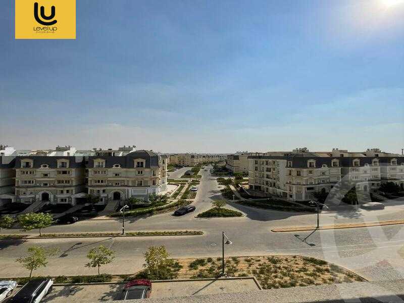 https://aqarmap.com.eg/ar/listing/5435481-for-sale-cairo-new-cairo-compounds-mountain-view-hyde-park