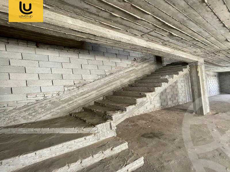 https://aqarmap.com.eg/ar/listing/5435481-for-sale-cairo-new-cairo-compounds-mountain-view-hyde-park