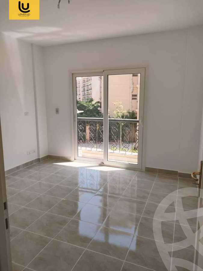 https://aqarmap.com.eg/ar/listing/5455103-for-sale-cairo-new-cairo-lrhb-city-phase-5-talaat-mostafa-st