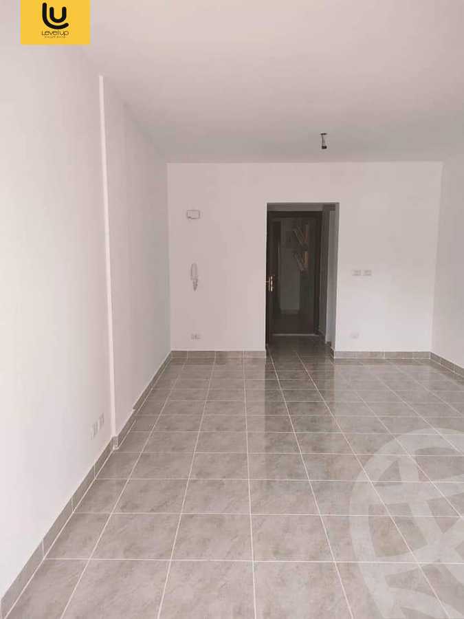 https://aqarmap.com.eg/ar/listing/5455103-for-sale-cairo-new-cairo-lrhb-city-phase-5-talaat-mostafa-st