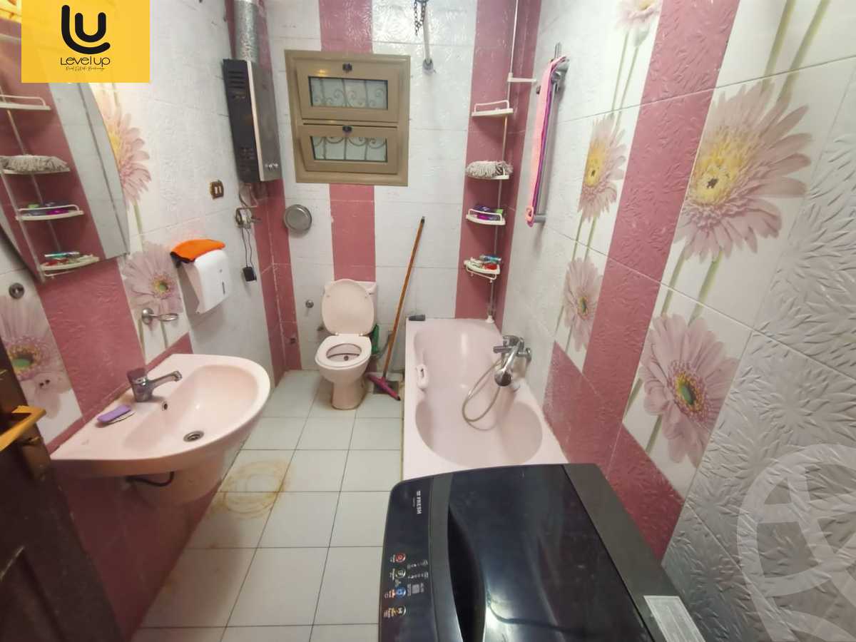 https://aqarmap.com.eg/en/listing/5465752-for-sale-cairo-new-cairo-compounds-el-ashrafia