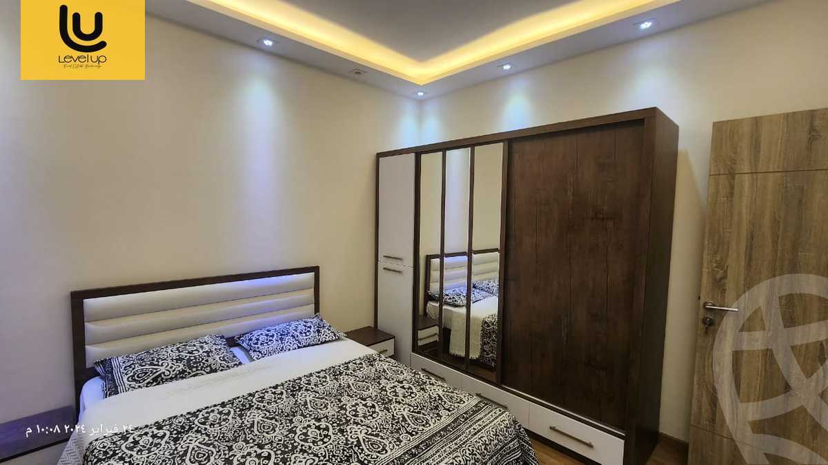https://aqarmap.com.eg/ar/listing/5465913-for-sale-cairo-new-cairo-compounds-fifth-square