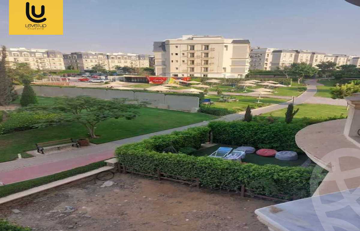 https://aqarmap.com.eg/ar/listing/5528501-for-sale-cairo-new-cairo-compounds-mountain-view-hyde-park