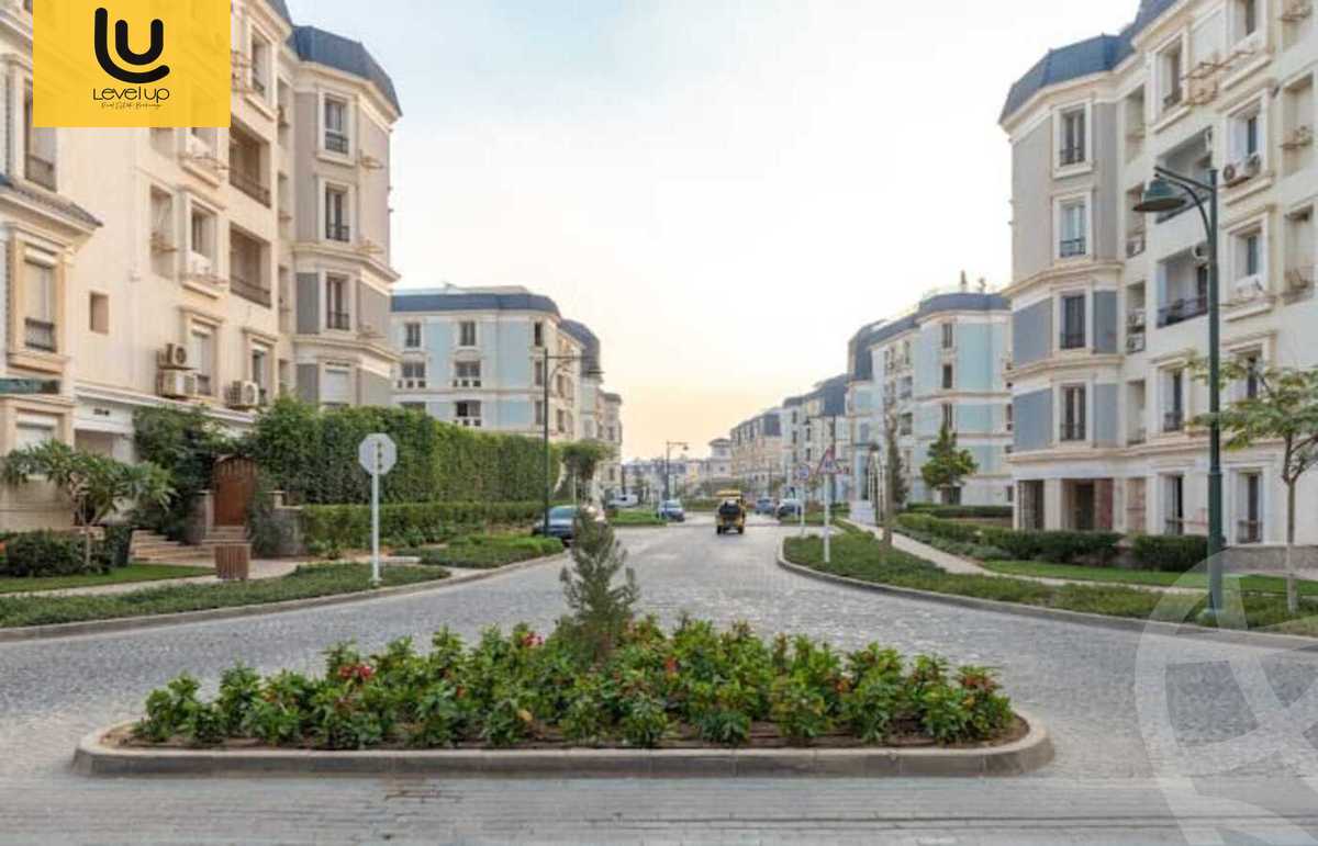 https://aqarmap.com.eg/ar/listing/5528501-for-sale-cairo-new-cairo-compounds-mountain-view-hyde-park