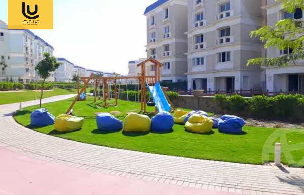 https://aqarmap.com.eg/ar/listing/5528501-for-sale-cairo-new-cairo-compounds-mountain-view-hyde-park