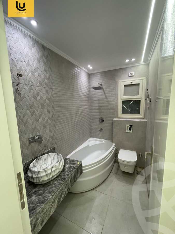 https://aqarmap.com.eg/ar/listing/5643367-for-rent-cairo-new-cairo-compounds-stwn-ryzydns-by-ar-y-llttwyr