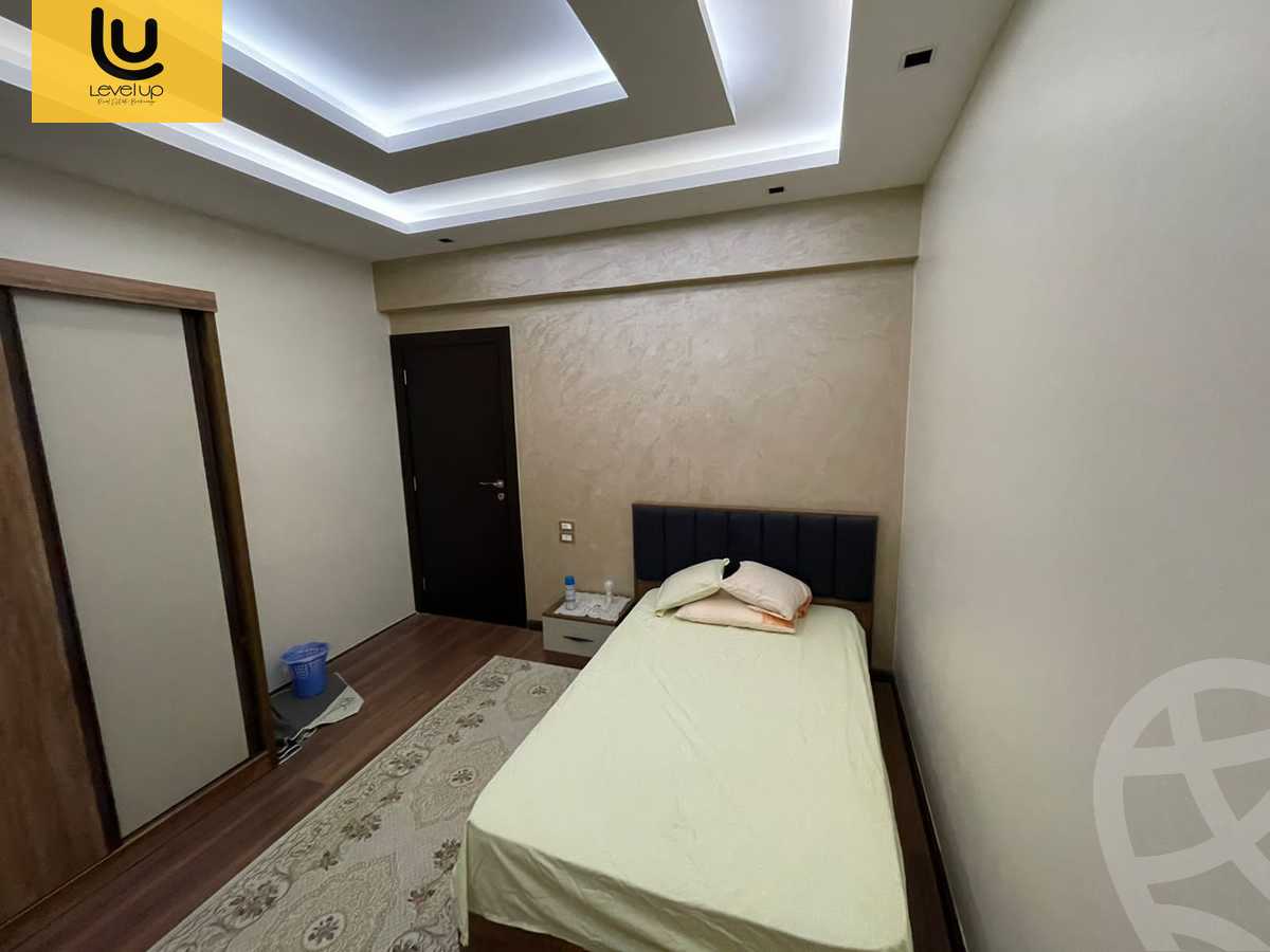 https://aqarmap.com.eg/ar/listing/5650299-for-rent-cairo-new-cairo-compounds-mountain-view-hyde-park