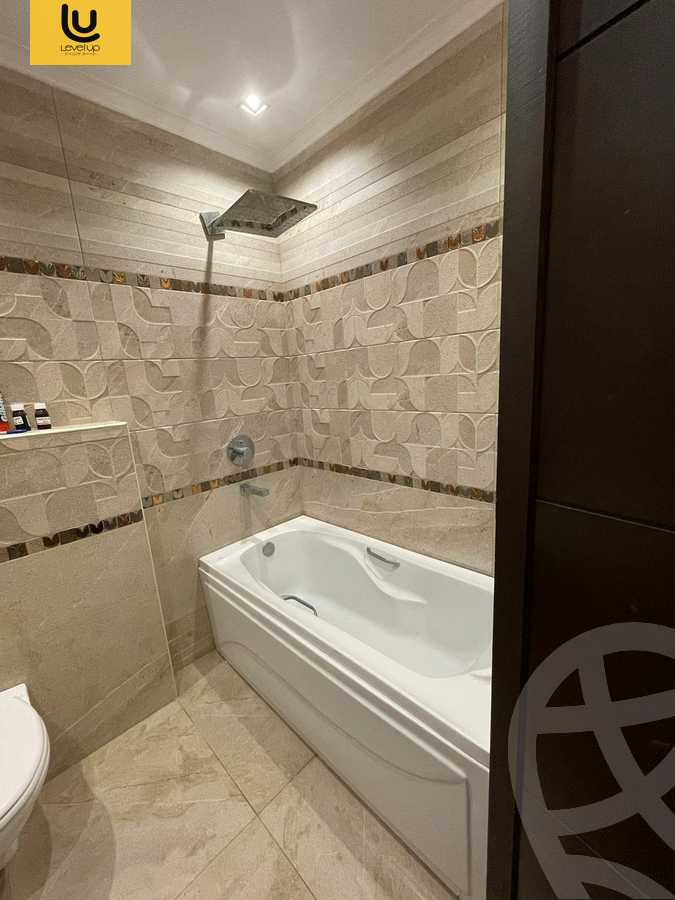 https://aqarmap.com.eg/ar/listing/5650299-for-rent-cairo-new-cairo-compounds-mountain-view-hyde-park