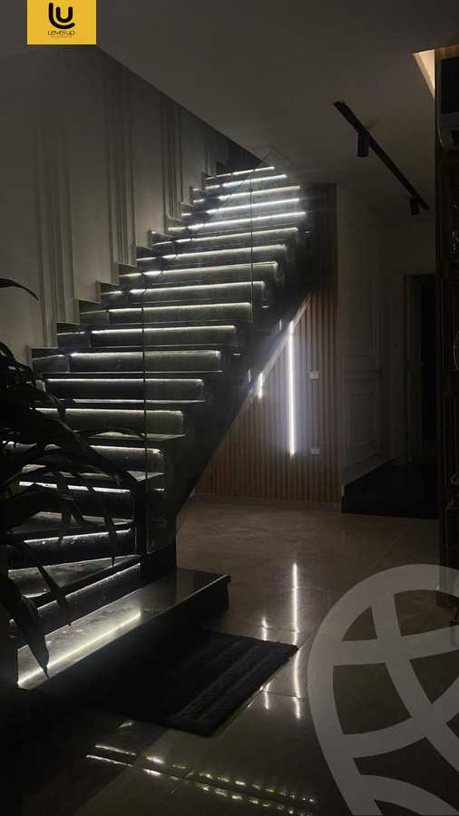 https://aqarmap.com.eg/ar/listing/5685650-for-sale-cairo-new-cairo-compounds-mountain-view-hyde-park