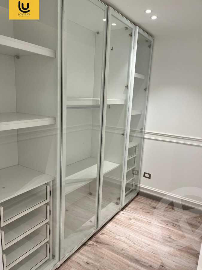 https://aqarmap.com.eg/ar/listing/5685650-for-sale-cairo-new-cairo-compounds-mountain-view-hyde-park