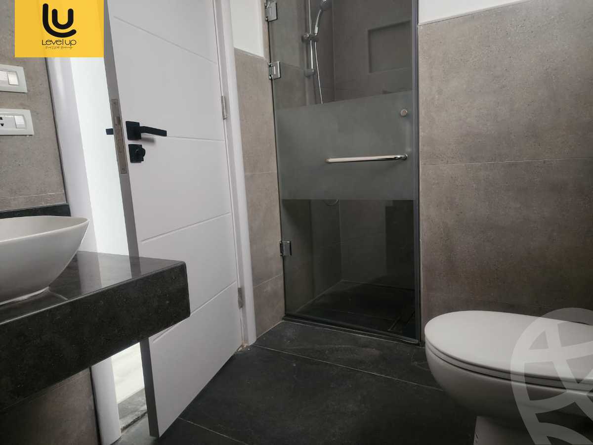 https://aqarmap.com.eg/en/listing/5733695-for-sale-cairo-new-cairo-compounds-moon-valley