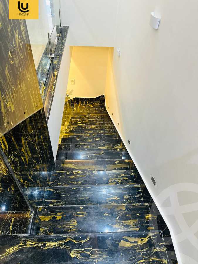 https://aqarmap.com.eg/ar/listing/5737711-for-sale-cairo-new-cairo-compounds-mountain-view-hyde-park