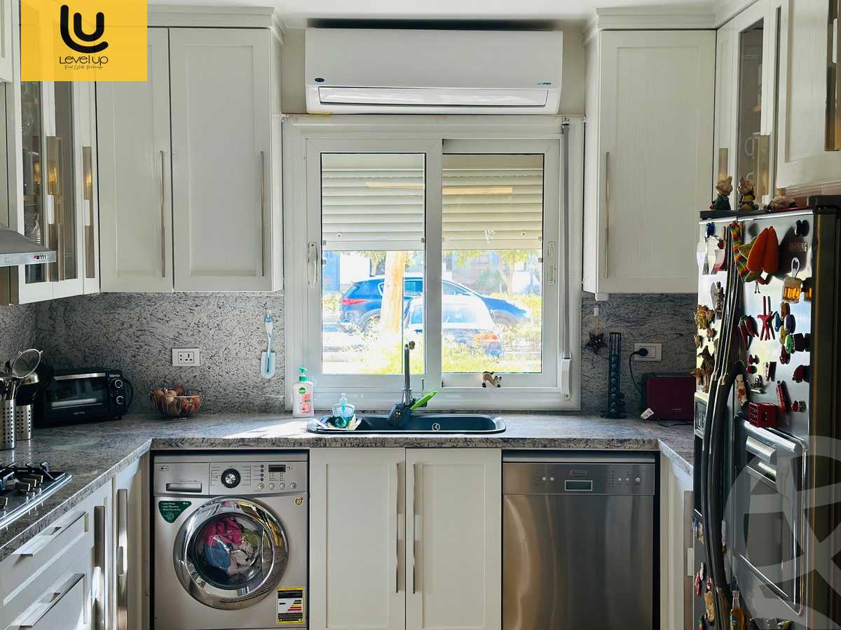 https://aqarmap.com.eg/ar/listing/5737711-for-sale-cairo-new-cairo-compounds-mountain-view-hyde-park