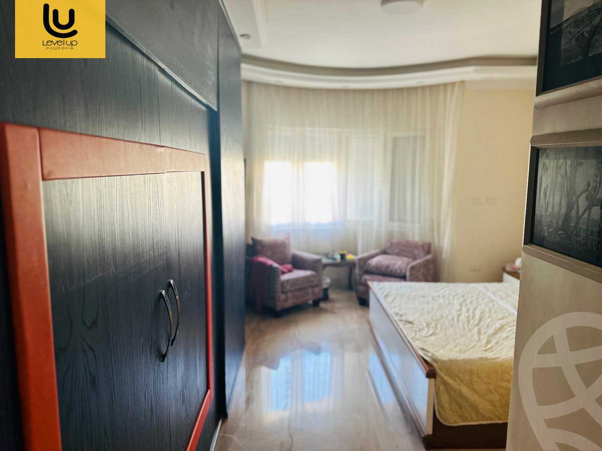 https://aqarmap.com.eg/ar/listing/5737711-for-sale-cairo-new-cairo-compounds-mountain-view-hyde-park