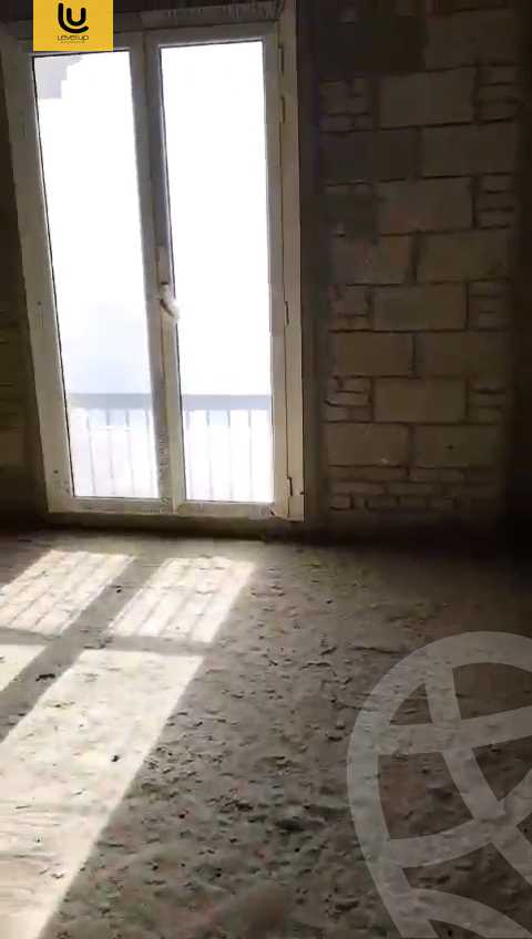 https://aqarmap.com.eg/ar/listing/5740319-for-sale-cairo-new-cairo-compounds-mountain-view-hyde-park
