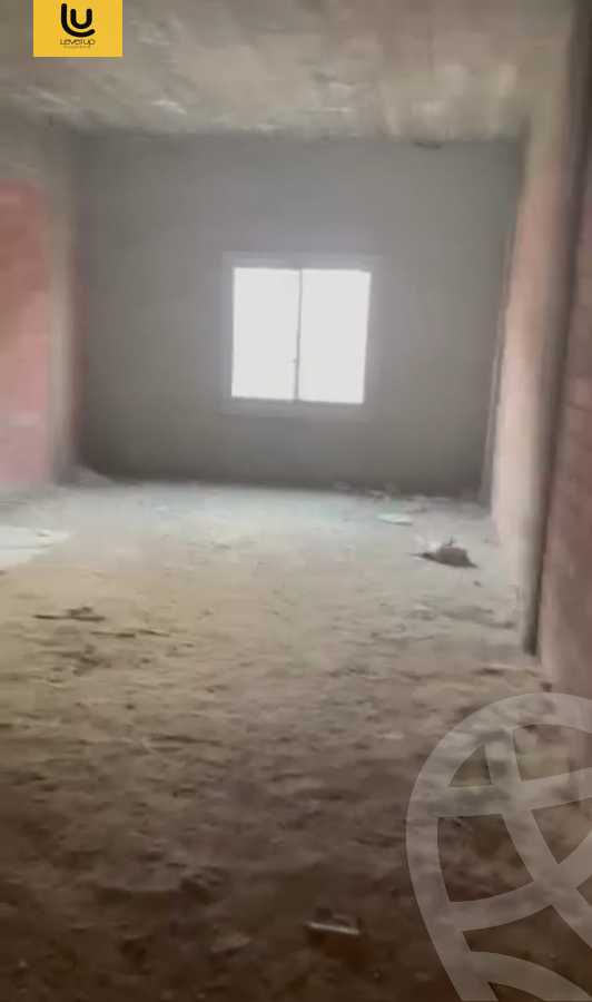 https://aqarmap.com.eg/en/listing/5762285-for-sale-cairo-new-cairo-compounds-moon-valley