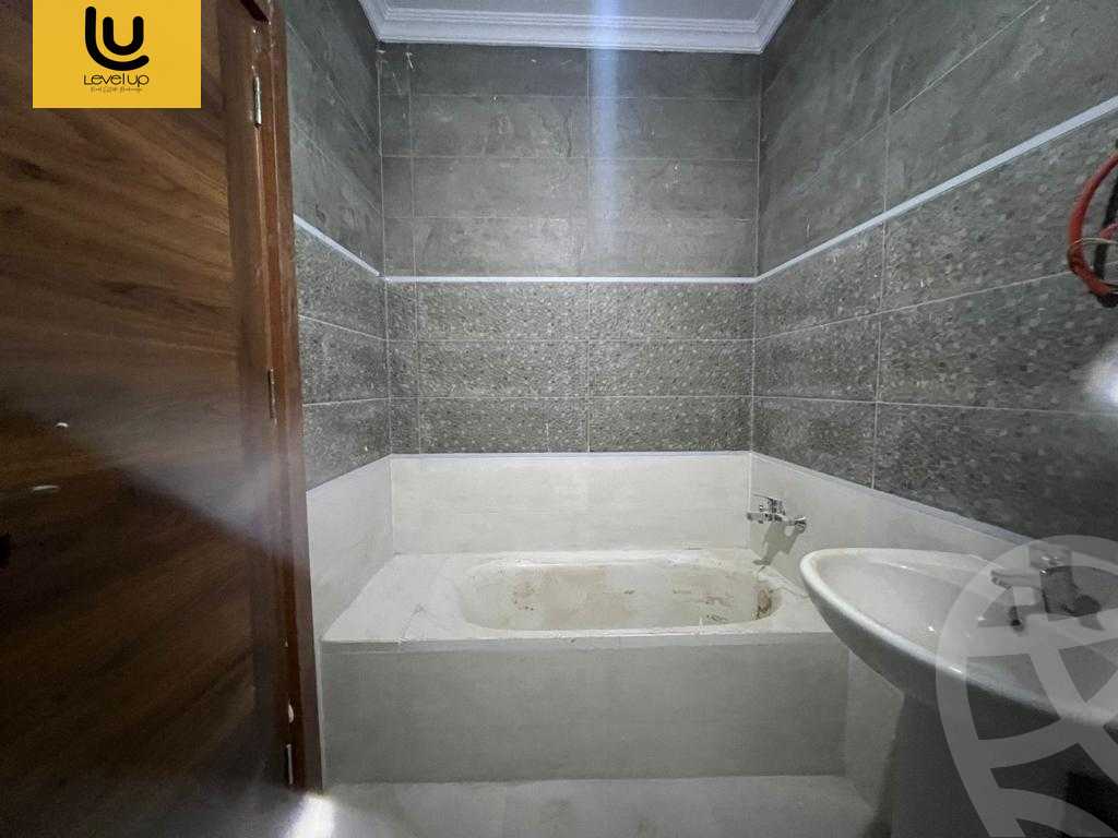 https://aqarmap.com.eg/ar/listing/5762359-for-sale-cairo-new-cairo-compounds-brwmynd-ryzydns-wdy-djl-llttwyr
