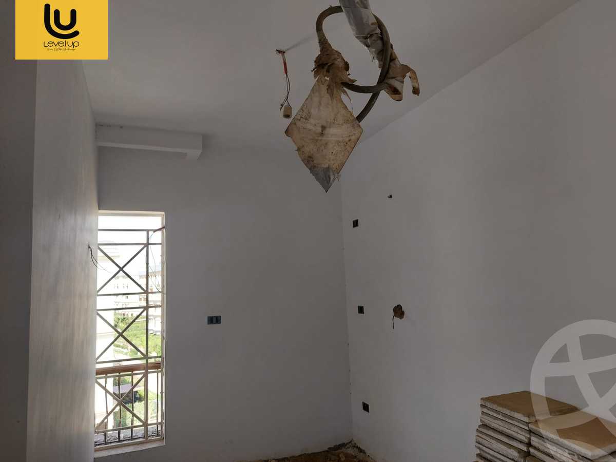 https://aqarmap.com.eg/ar/listing/5789132-for-sale-cairo-new-cairo-compounds-mountain-view-hyde-park