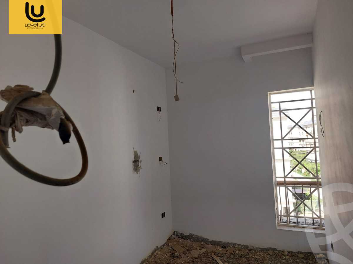 https://aqarmap.com.eg/ar/listing/5789132-for-sale-cairo-new-cairo-compounds-mountain-view-hyde-park