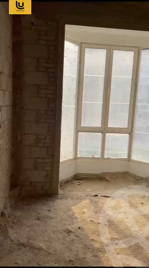 https://aqarmap.com.eg/en/listing/5877725-for-sale-cairo-new-cairo-compounds-mountain-view-hyde-park