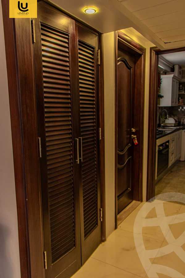 https://aqarmap.com.eg/en/listing/5981092-for-sale-cairo-el-sheikh-zayed-city-compounds-beverly-hills