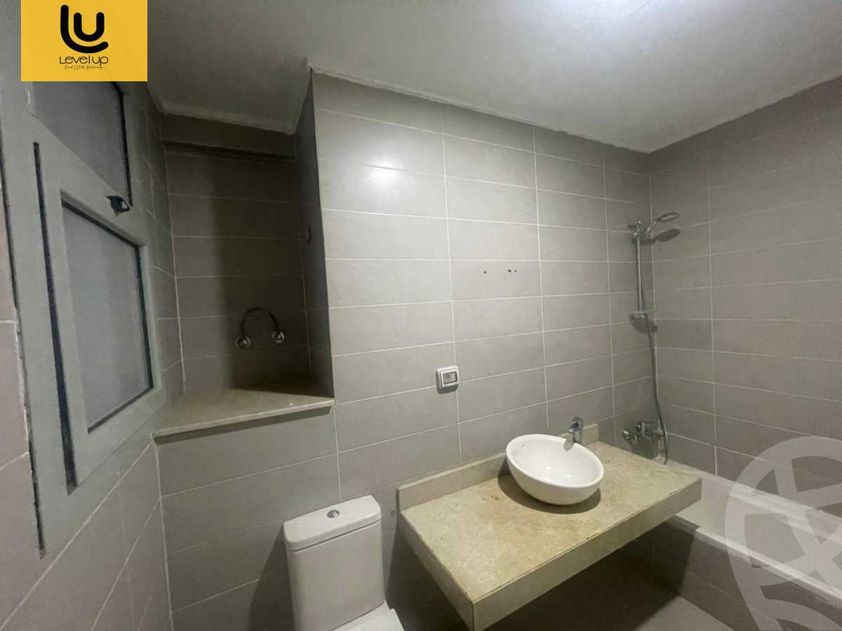 https://aqarmap.com.eg/ar/listing/6074511-for-sale-cairo-new-cairo-compounds-kmbwnd-fyldj-jyt-blm-hylz
