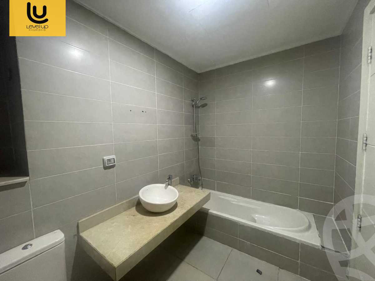 https://aqarmap.com.eg/ar/listing/6074511-for-sale-cairo-new-cairo-compounds-kmbwnd-fyldj-jyt-blm-hylz
