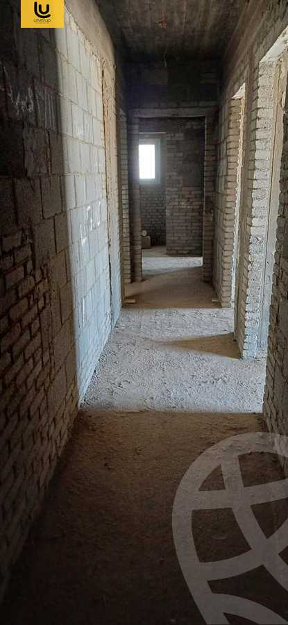 https://aqarmap.com.eg/ar/listing/6104019-for-sale-cairo-new-cairo-compounds-mountain-view-hyde-park