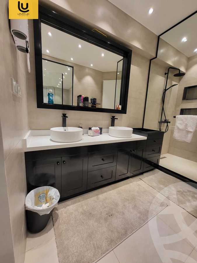 https://aqarmap.com.eg/en/listing/6135586-for-sale-cairo-new-cairo-compounds-mountain-view-hyde-park