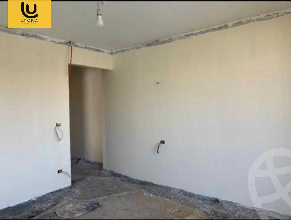 https://aqarmap.com.eg/ar/listing/6152674-for-sale-cairo-new-cairo-compounds-moon-valley