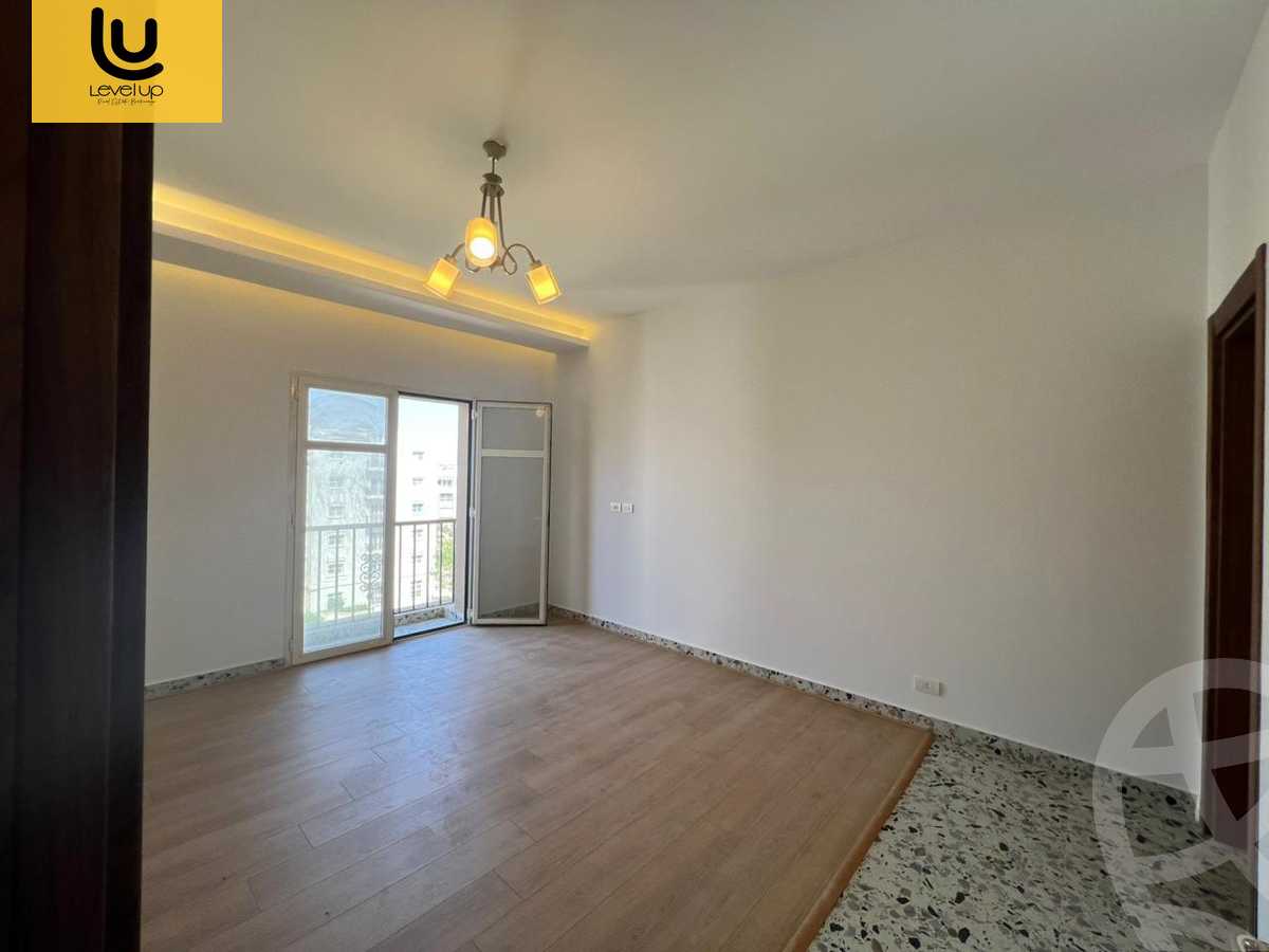 https://aqarmap.com.eg/ar/listing/6178163-for-rent-cairo-new-cairo-compounds-hyde-park-centre-ville-hyde-park