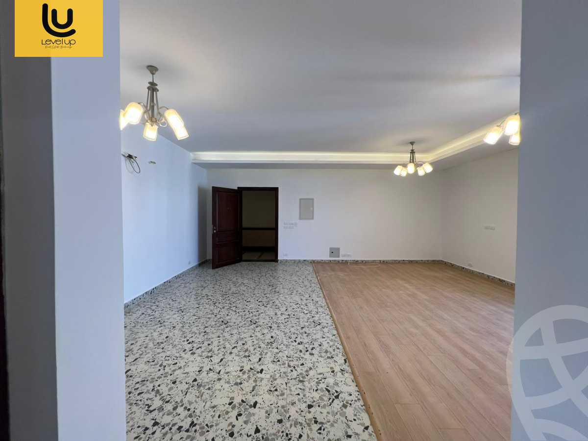 https://aqarmap.com.eg/ar/listing/6178163-for-rent-cairo-new-cairo-compounds-hyde-park-centre-ville-hyde-park