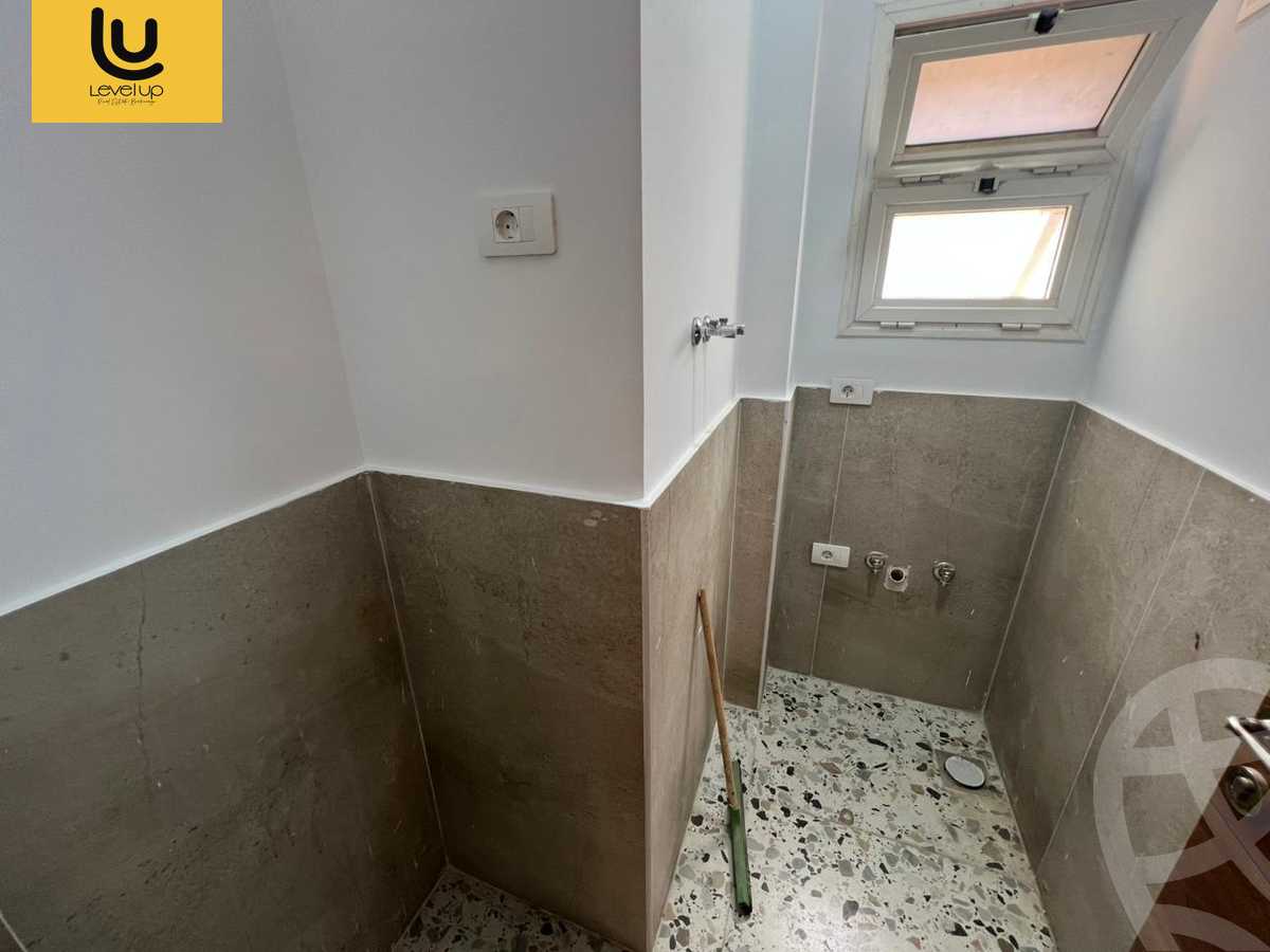 https://aqarmap.com.eg/ar/listing/6178163-for-rent-cairo-new-cairo-compounds-hyde-park-centre-ville-hyde-park
