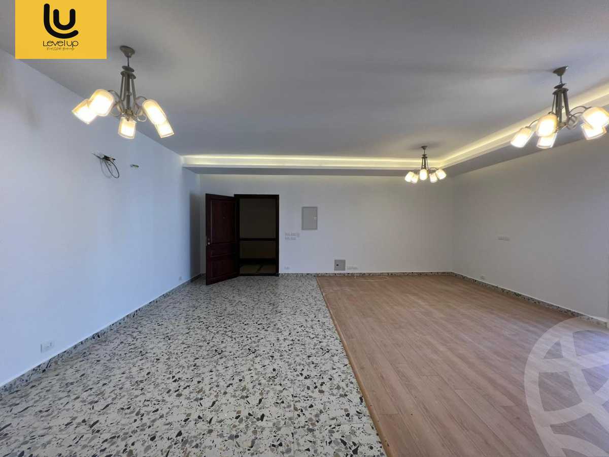 https://aqarmap.com.eg/ar/listing/6178163-for-rent-cairo-new-cairo-compounds-hyde-park-centre-ville-hyde-park