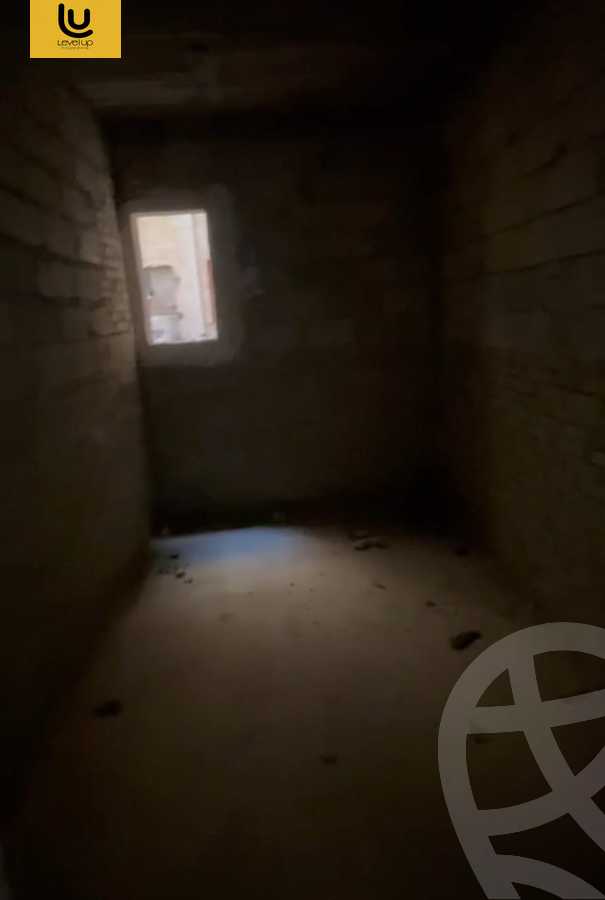 https://aqarmap.com.eg/en/listing/6259163-for-sale-cairo-new-cairo-compounds-mountain-view-hyde-park