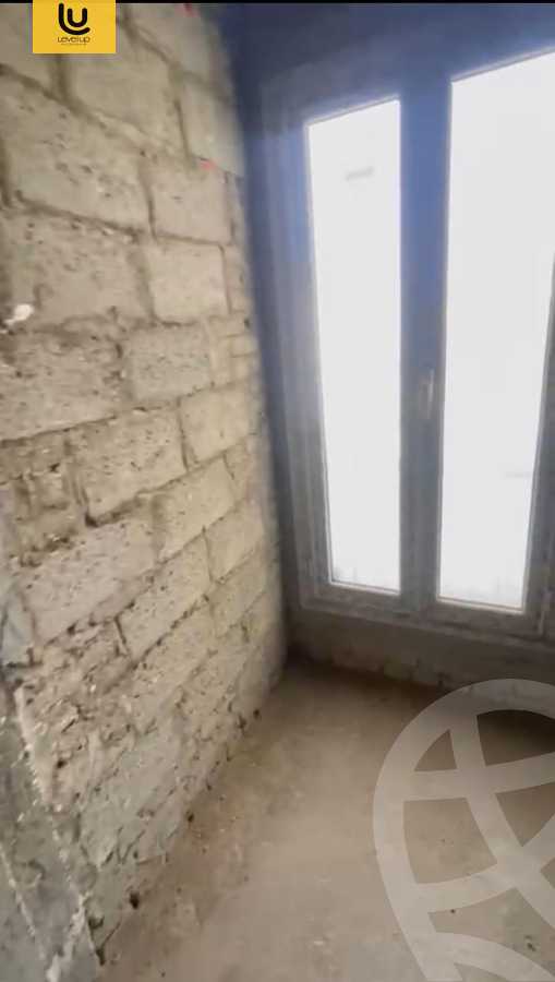 https://aqarmap.com.eg/en/listing/6259163-for-sale-cairo-new-cairo-compounds-mountain-view-hyde-park