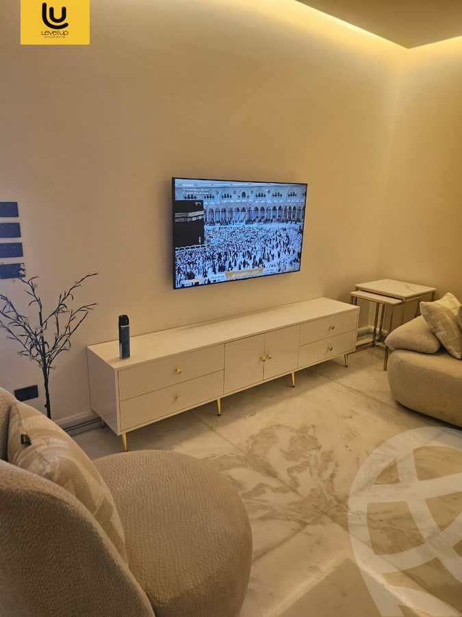 https://aqarmap.com.eg/ar/listing/6259714-for-rent-cairo-new-cairo-compounds-hyde-park-centre-ville-hyde-park